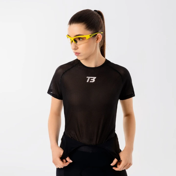 BIELIZNA- TERMOAKTYWNA-DAMSKA-CZARNA-krótki-rękaw-T3F-11.jpg