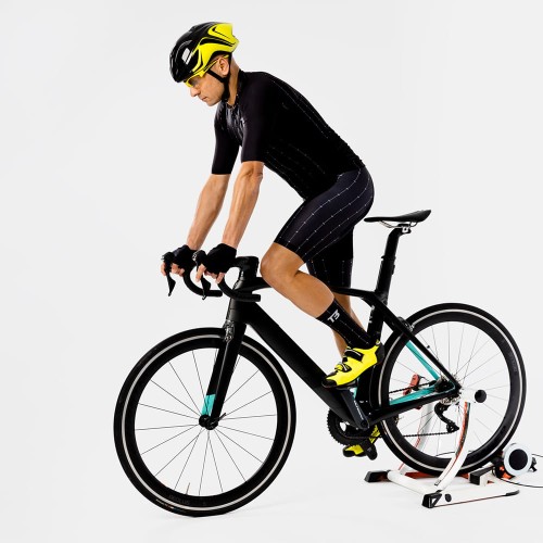 SPODENKI- KOLARSKIE-MĘSKIE-PRO-La-Fonte-Q-Space-T3F-bike.jpg