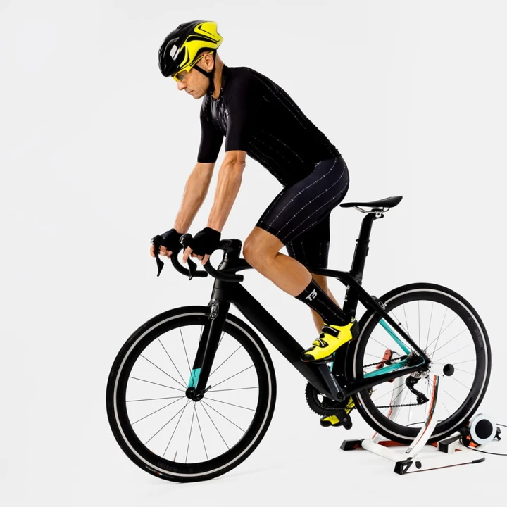 SPODENKI- KOLARSKIE-MĘSKIE-PRO-La-Fonte-Q-Space-T3F-bike.jpg